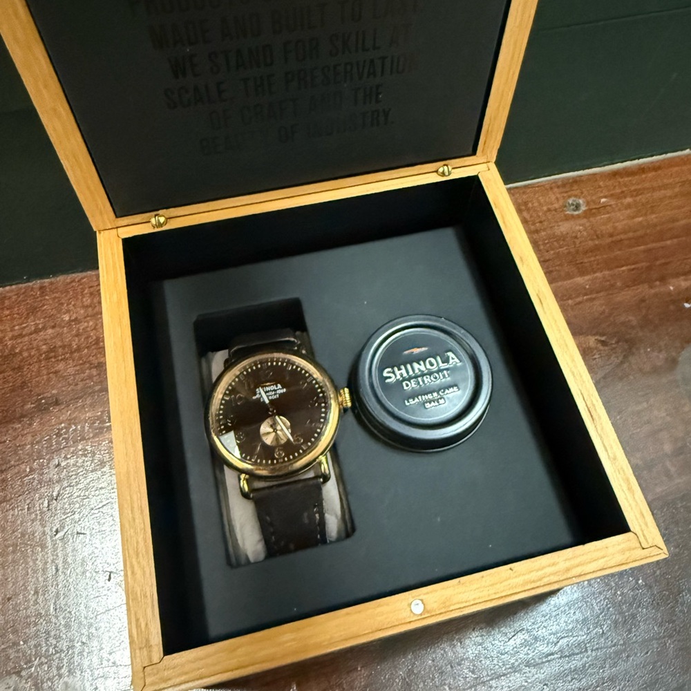 Shinola 🇺🇸 Runwell 41mm Argonite 1069 Gold & Brown Made in Detroit, USA